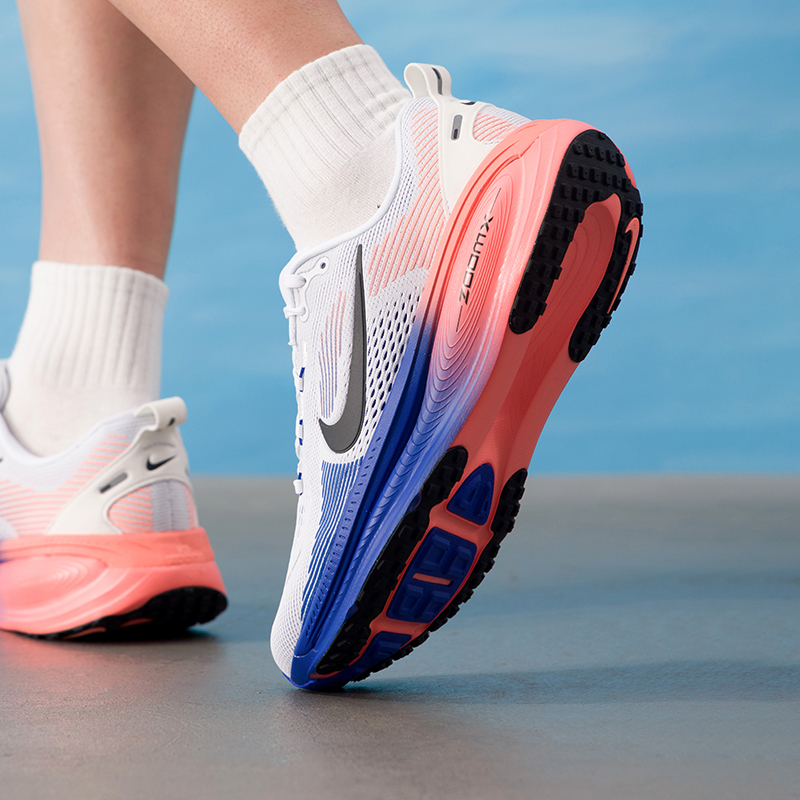 NIKE VOMERO 18 HM6803-114 Sepa - Lightweight Road Running Shoes ulasan dan harga
